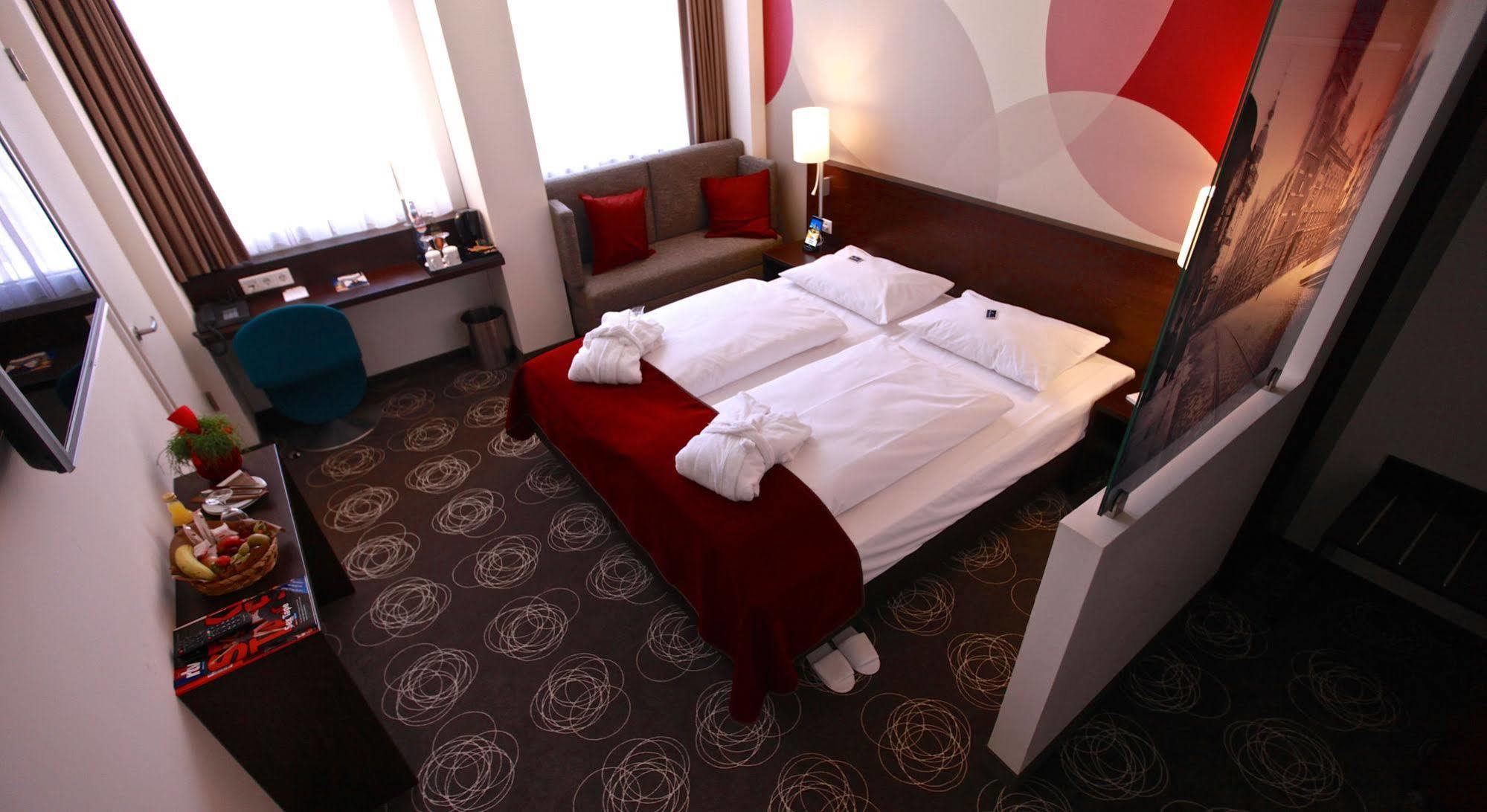 Webers - Das Hotel Im Ruhrturm Essen Eksteriør bilde