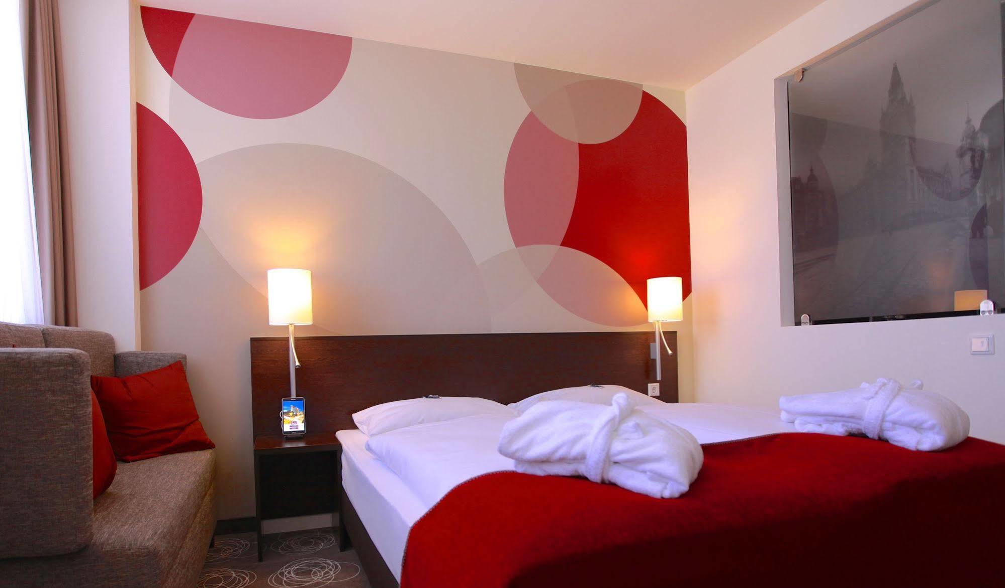 Webers - Das Hotel Im Ruhrturm Essen Eksteriør bilde